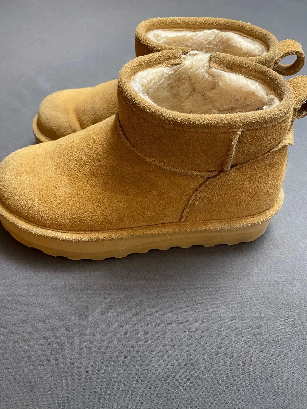 BEARPAW Kids Tan Suede Faux Fur Lined Pull-on Ankle Boots Size 5Y